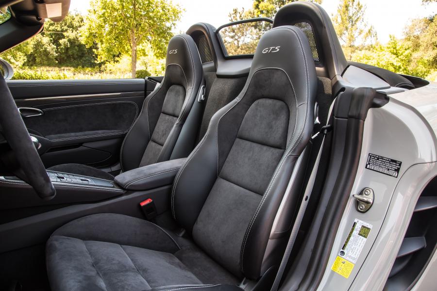 Интерьер Porsche 718 Boxster GTS (982) 2018 года  (NA) (фото 38 из 40)